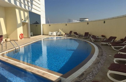 Jumeirah Lake Towers Apartment | Cozy 1 BHK in JLT (2 min Walk to Metro Station)
