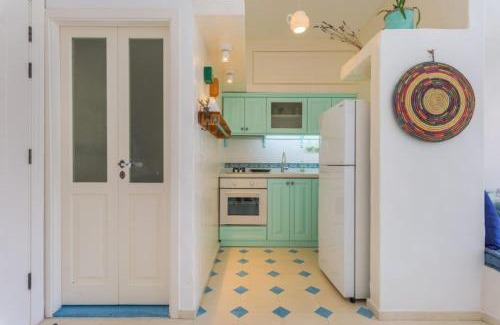 Batroun Apartment | Cozy 1-BR Apt. in Bahsa, Batroun