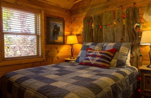 Panguitch Cabin | Cozy 1 BR with a Pullout Sofa bed and Kitchenette