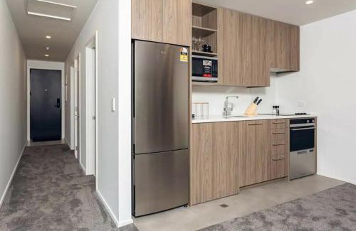 Christchurch City Centre Apartment | Cozy 1BR Apartment with Hagley Park View