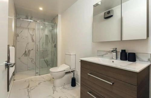 Christchurch City Centre Apartment | Cozy 1BR Apartment with Hagley Park View