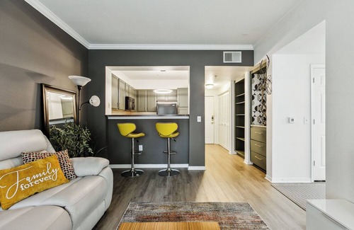 Mid City South Condo | Cozy 1BR Condo Near LSU Gated Community