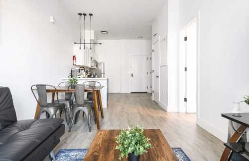 Elizabeth Apartment | Cozy 1BR Next to Airport 3846