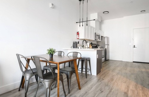 Elizabeth Apartment | Cozy 1BR Next to Airport 3846