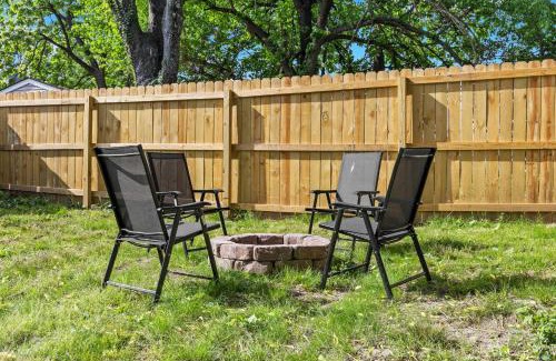 Shelby Park Apartment | Cozy 1st-Floor Flat 2BR Backyard Free Parking