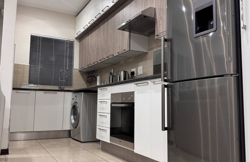 Greater Johannesburg Metropolitan Area Apartment | Cozy 2 Bed in Stunning Golf Estate