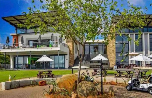 Greater Johannesburg Metropolitan Area Apartment | Cozy 2 Bed in Stunning Golf Estate