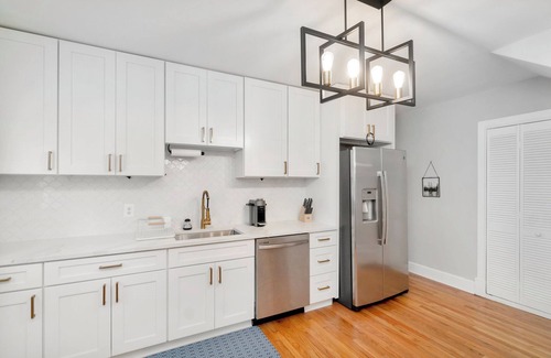 Fredericksburg Apartment | Cozy 2-bedroom apartment in charming downtown Fredericksburg, 1GB WiFi, VRE