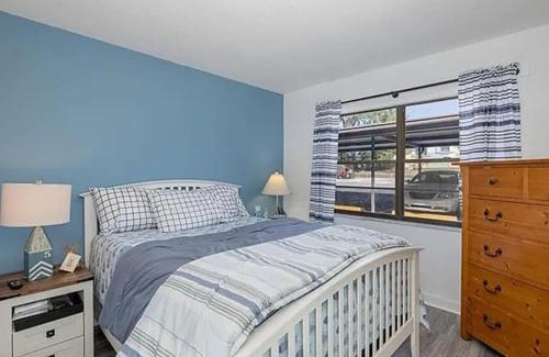 New Port Richey Apartment | Cozy 2-Bedroom Apartment Near the Water