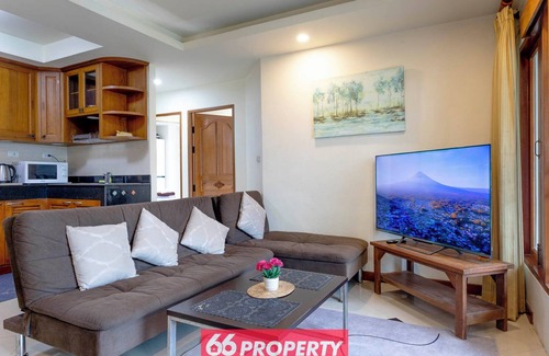 Wat Ket Apartment | Cozy 2-bedroom apartment with Balcony and Pool near Train Station