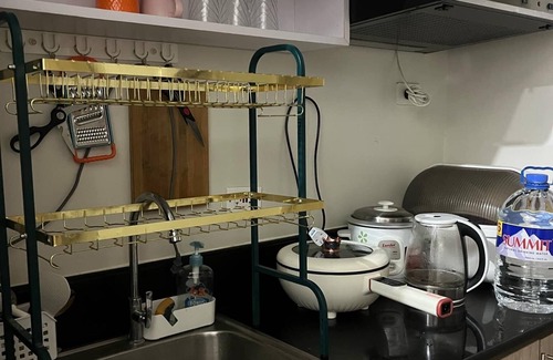 San Dionisio Apartment | Cozy 2-bedroom apartment in lovely Parañaque with AC, WiFi and Neflex