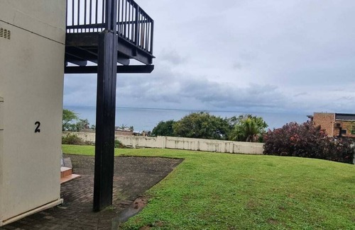 Margate Apartment | Cozy 2-bedroom apartment in tranquil Margate with WiFi