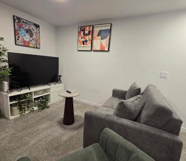 Southeast Calgary Apartment | Cozy 2 Bedroom Apartment