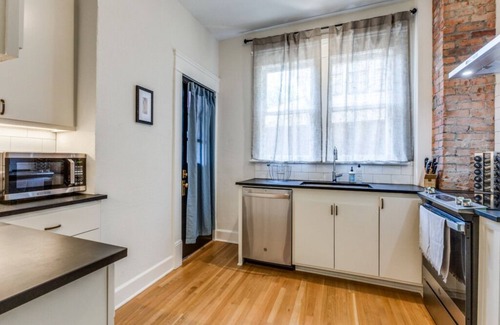 Old East Dallas Apartment | Cozy 2-bedroom apartment in Historic Munger Place with AC, WiFi, and charm!