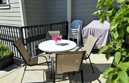 Lynn Valley House | Cozy 2 bedroom basement suite in North Vancouver