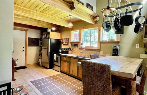 Leavenworth Cabin | Cozy 2-bedroom cabin in beautiful Leavenworth on 35 acres!n