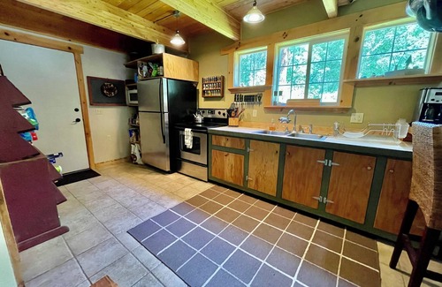 Leavenworth Cabin | Cozy 2-bedroom cabin in beautiful Leavenworth on 35 acres!n