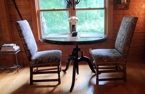 New Concord Cabin | Cozy 2-bedroom cabin within National Park with stunning lake view!