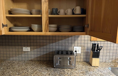 Oglesby Cabin | Cozy 2-bedroom cabin steps away from starved rock state park