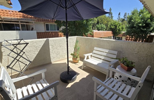 Lake Forest Condo | Cozy 2-bedroom condo with WiFi, AC in lovely Lake Forest