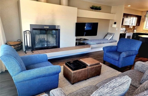Manson Condo | Cozy 2-bedroom condo, pool/hot tub, recreation, fitness room, WiFi, family fun
