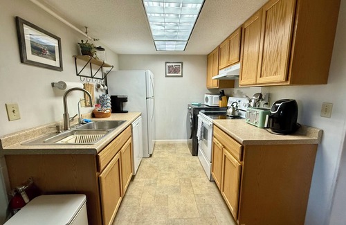 Stowe Area Condo | Cozy 2-bedroom condo with WiFi, pool, fitness room in charming Stowe