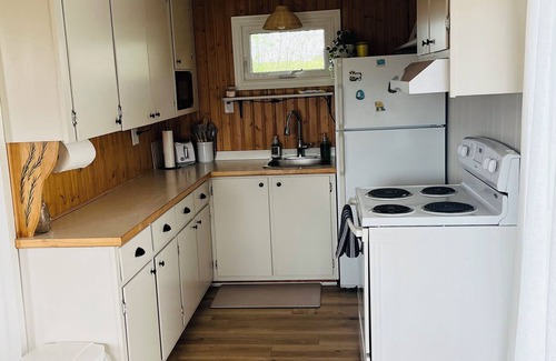 O'Leary Cottage | Cozy 2-bedroom cottage in lovely Mill River East with WiFi, AC