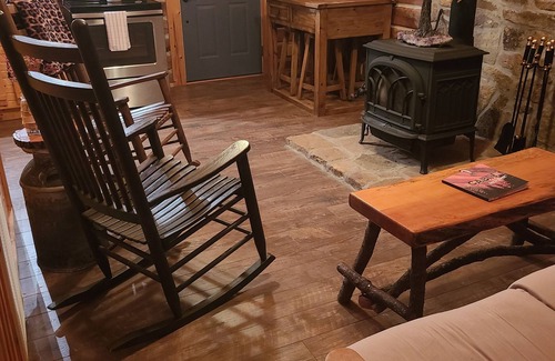 Paoli Cabin | Cozy 2-bedroom country side cabin. Minutes from Patoka Lake. Pet friendly.