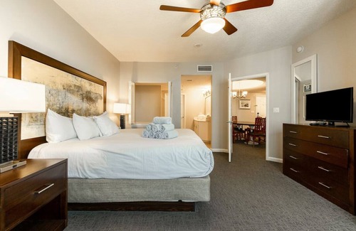 Seabreeze Historic District Resort | Cozy 2-bedroom Deluxe Suite in lovely Daytona Beach!