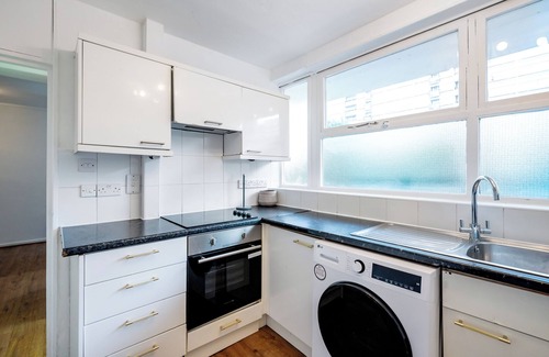 Warwick Apartment | Cozy 2 bedroom flat- Heart of Victoria