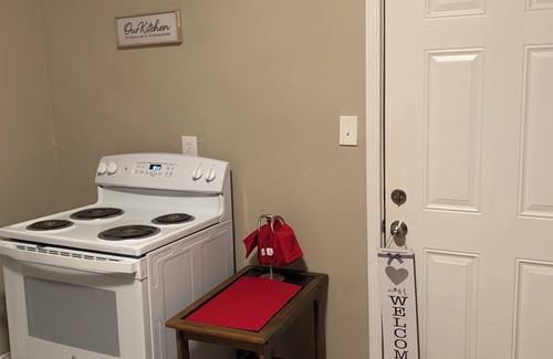Gert Town House | Cozy 2-bedroom house in lovely New Orleans with WiFi, AC