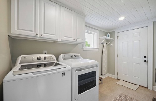 Hickory Cottage | Cozy 2 bedroom in heart of Hickory, NC