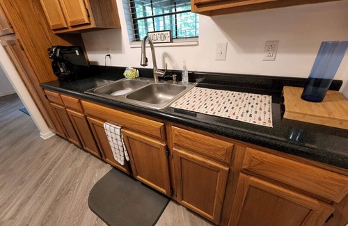 Westview House | Cozy 2-bedroom lake front property