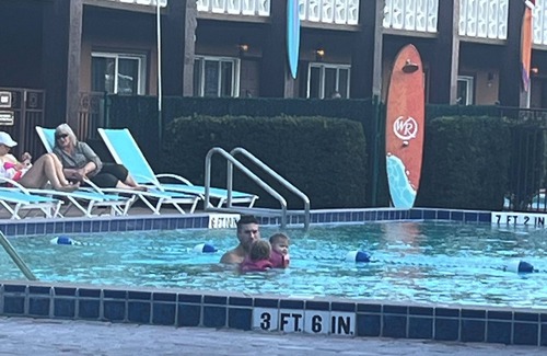 Cocoa Beach Resort | Cozy 2-bedroom resort in charming Cocoa Beach with AC, WiFi