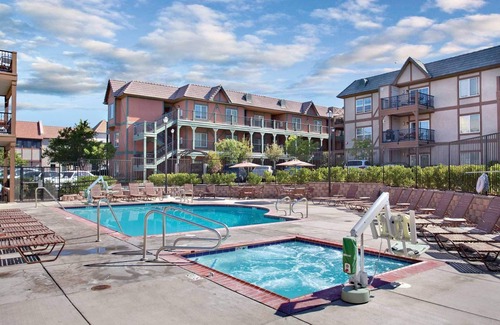 Solvang Apartment | Cozy 2-bedroom resort in charming Solvang.