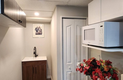 Transcona House | Cozy 2 Bedroom Suites in Transcona