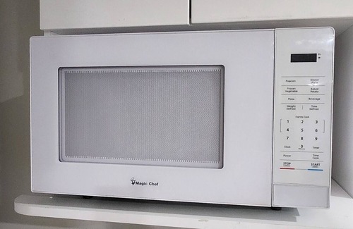 Transcona House | Cozy 2 Bedroom Suites in Transcona