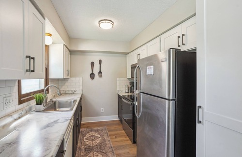 Clive House | Cozy 2-bedroom townhome in Clive