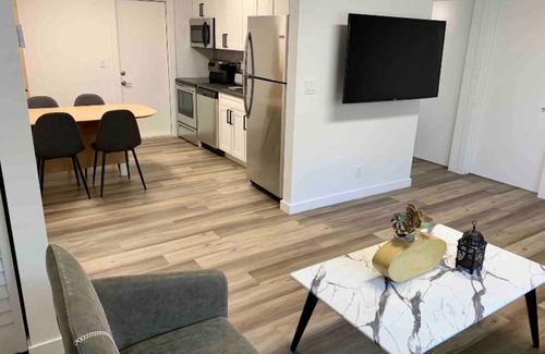 Harbordale Apartment | Cozy 2 bedroom apartments - Centrally Located!