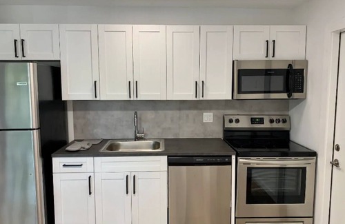 Harbordale Apartment | Cozy 2 bedroom apartments - Centrally Located!