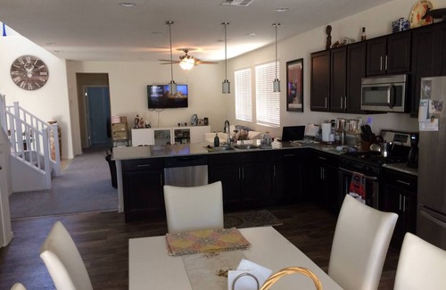 North Las Vegas House | Cozy 2-bedroom building in enchanting North Las Vegas with AC, WiFi