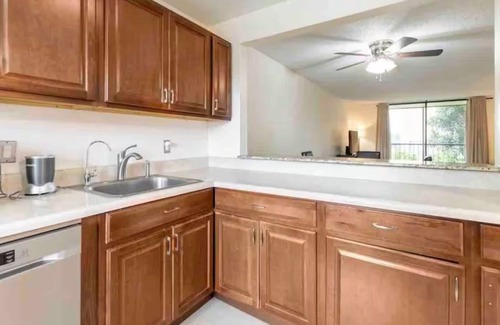 West Palm Beach Condo | Cozy 2-bedroom condo with WiFi, AC in charming West Palm Beach