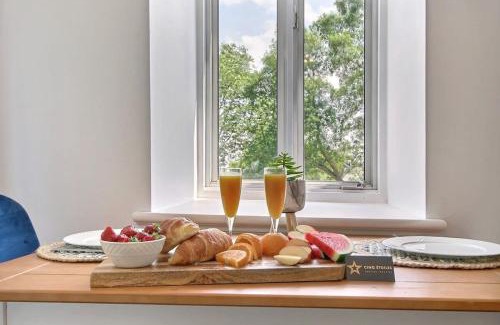 Quartier 5-4 Apartment | Cozy 2 Br 2 King Bed 2 Free P 8min City Center