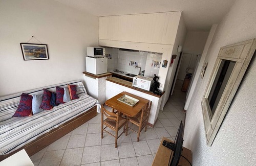 Port-la-Nouvelle Apartment | Cozy 2-room apartment by the sea
