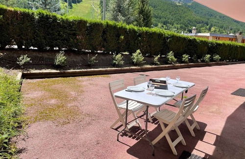 Saint-Chaffrey Apartment | Cozy 2-Room Apartment with Mountain Corner near Ski Lifts - Sleeps 6