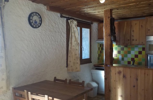 Saint-Chaffrey Apartment | Cozy 2-Room Apartment for 4 with Terrace, Private Garden, and Wifi - Close to Serre Chevalier Pistes