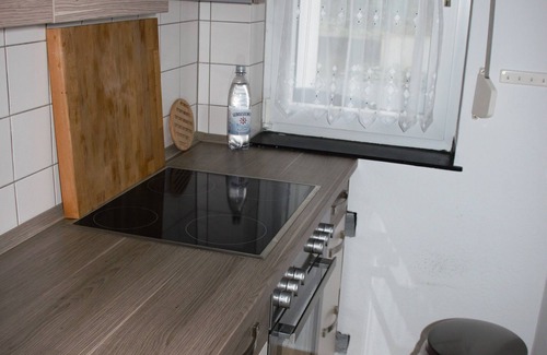 Suedviertel Apartment | Cozy 2-room apartment between main station and Aalto-Theater with small balcony. Balcony i