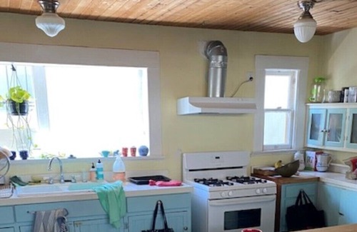 Venice House | Cozy 2 story beach house near Venice Boardwalk