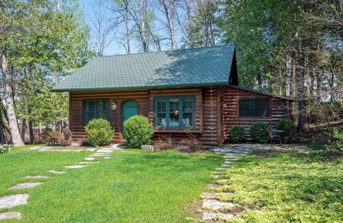 Ephraim Cottage | Cozy 2-Unit Duplex | 1 block to Sunsets & Dining