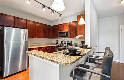 Lindbergh Apartment | Cozy 2B2B Pool, Gym, fast WiFi Downtown ATL
